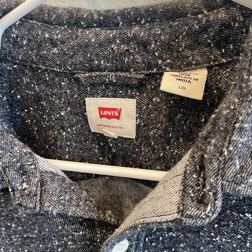 Levi’s speckled flannel. Size large - Picture 2 of 5
